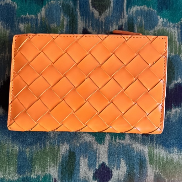 Bottega Veneta Bi-Fold Wallet - Picture 4 of 7